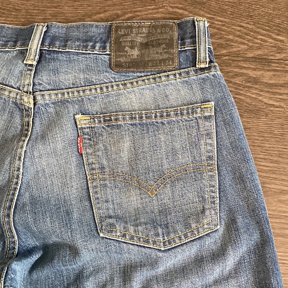 Levi’s Strauss 514 jeans. Size: 32 x 34. Medium blue. - Picture 11 of 15